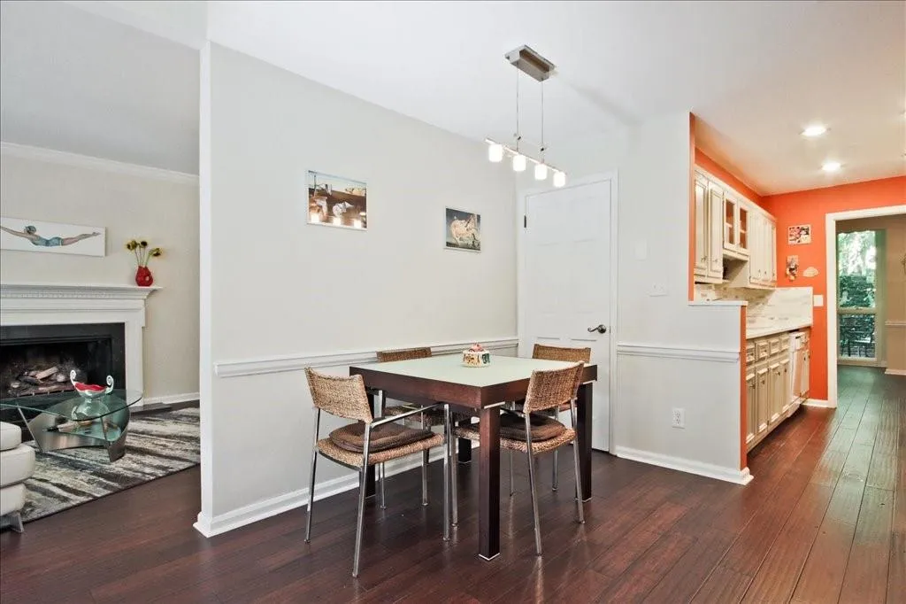 Eat-In Kitchen Breakfast Area