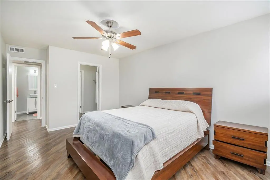 5400 Roswell Road Unit 6, Atlanta, Georgia 30342, 1 Bedroom Bedrooms, ,1 BathroomBathrooms,Residential,Sold,5400 Roswell Road Unit 6,7012454