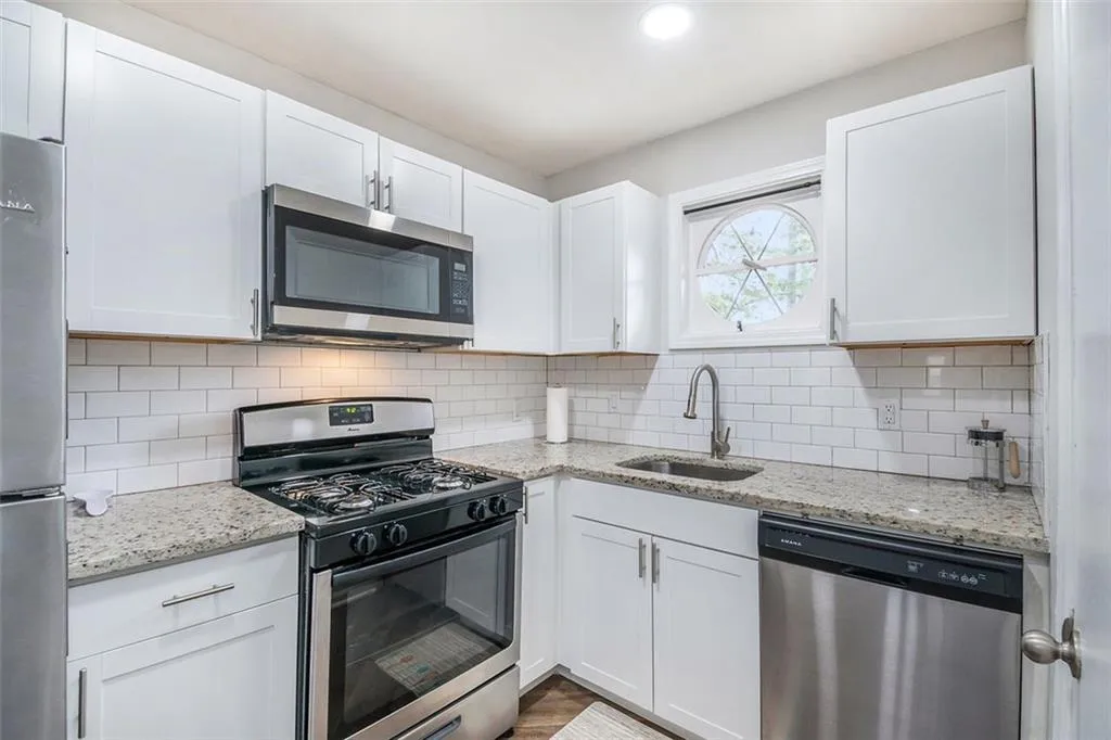 5400 Roswell Road Unit 6, Atlanta, Georgia 30342, 1 Bedroom Bedrooms, ,1 BathroomBathrooms,Residential,Sold,5400 Roswell Road Unit 6,7012454