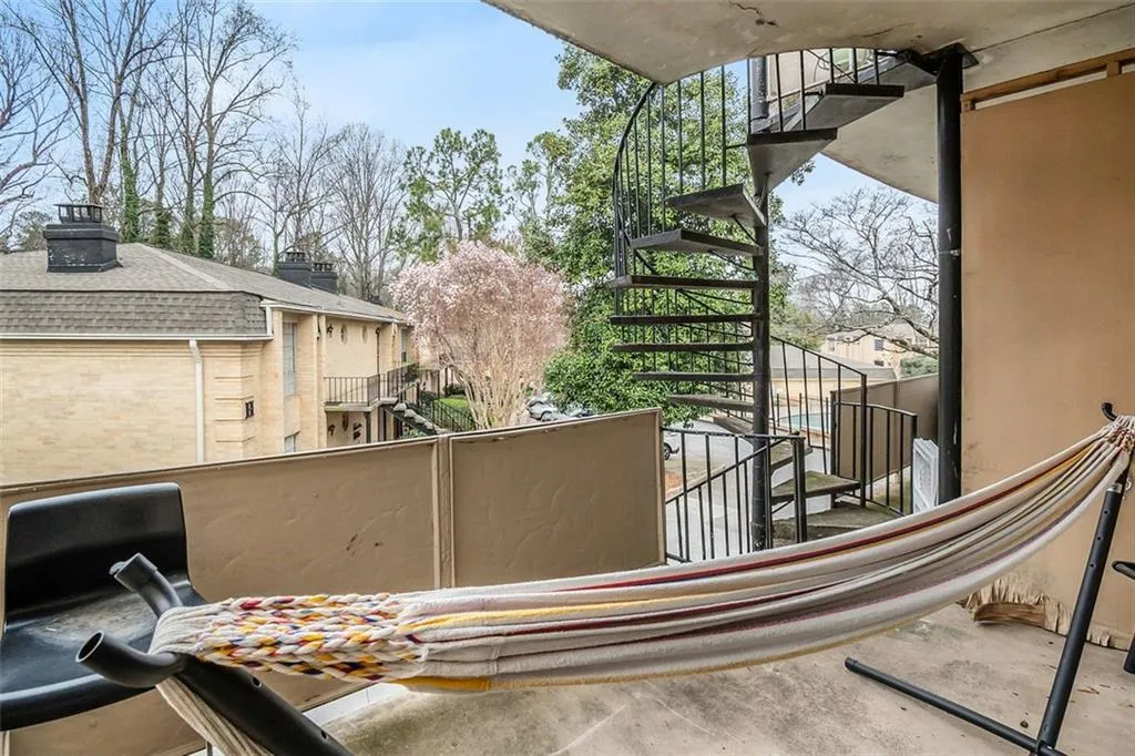 5400 Roswell Road Unit 6, Atlanta, Georgia 30342, 1 Bedroom Bedrooms, ,1 BathroomBathrooms,Residential,Sold,5400 Roswell Road Unit 6,7012454