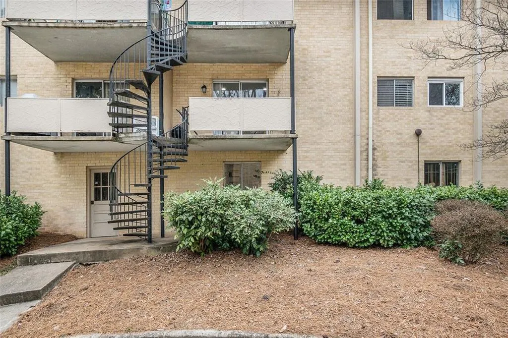 5400 Roswell Road Unit 6, Atlanta, Georgia 30342, 1 Bedroom Bedrooms, ,1 BathroomBathrooms,Residential,Sold,5400 Roswell Road Unit 6,7012454