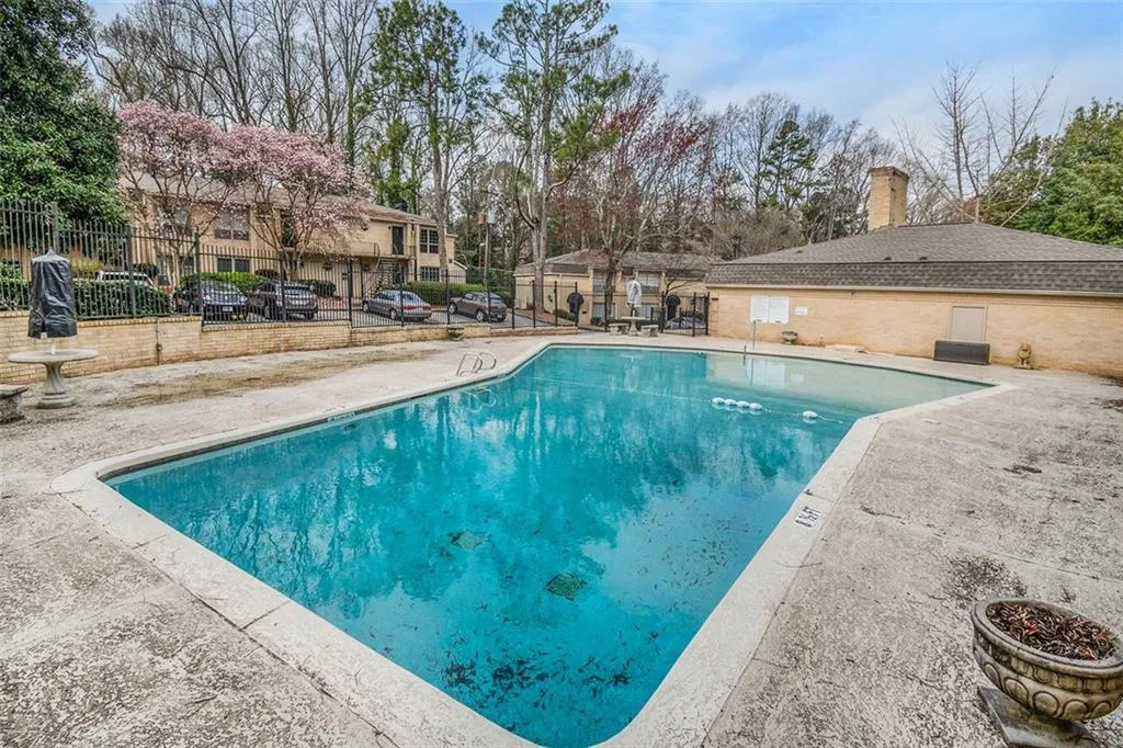 5400 Roswell Road Unit 6, Atlanta, Georgia 30342, 1 Bedroom Bedrooms, ,1 BathroomBathrooms,Residential,Sold,5400 Roswell Road Unit 6,7012454