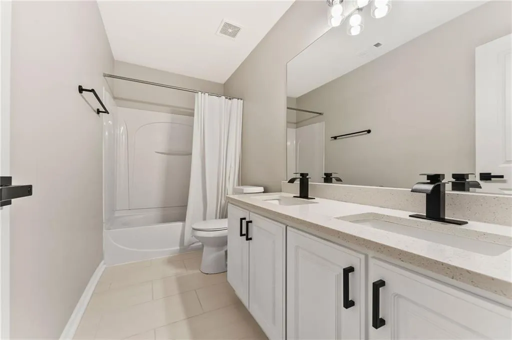 1784 Hollingsworth Boulevard Nw, Atlanta, Georgia 30318, 3 Bedrooms Bedrooms, ,2 BathroomsBathrooms,Residential,For Sale,1784 Hollingsworth Boulevard Nw,7653804