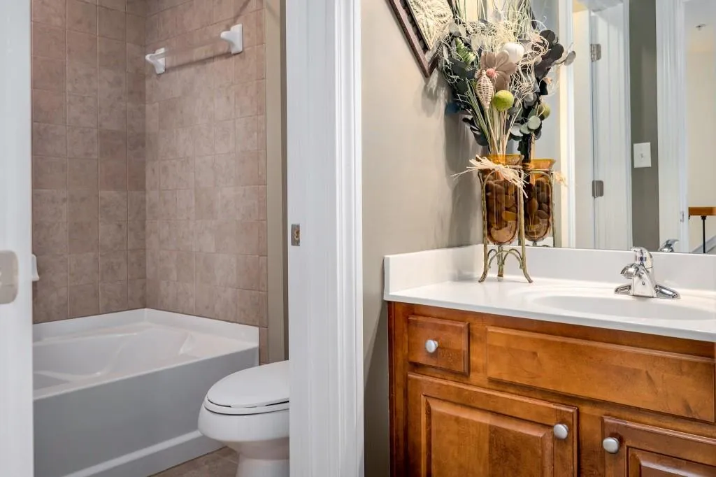 258 Le Gran Bend Unit 258, Sandy Springs, Georgia 30328, 3 Bedrooms Bedrooms, ,2 BathroomsBathrooms,Residential,Sold,258 Le Gran Bend Unit 258,5842356
