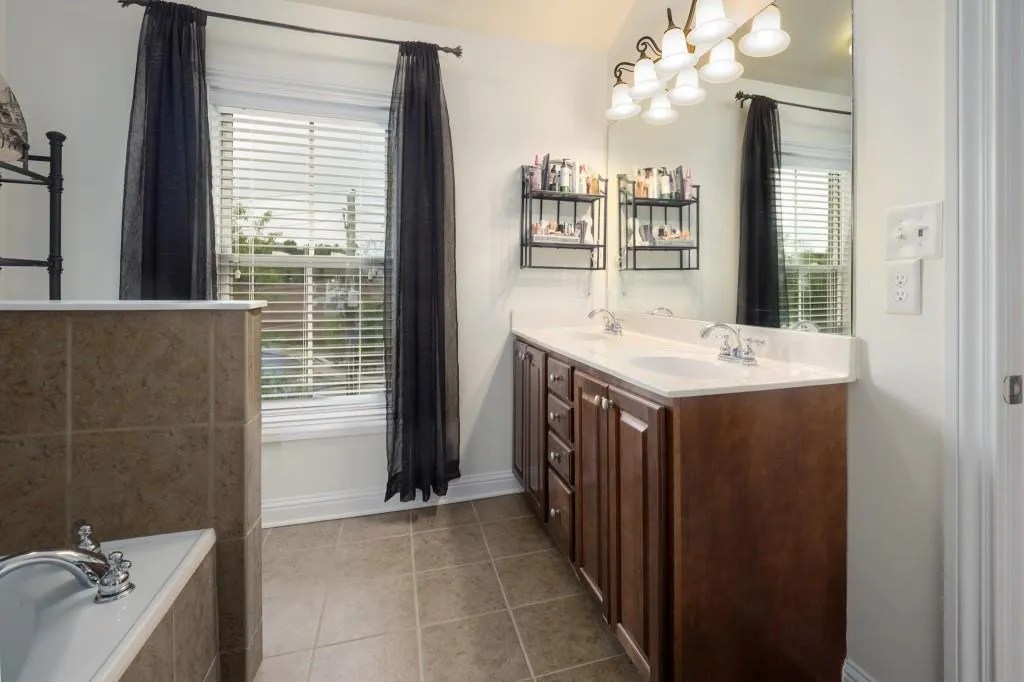 258 Le Gran Bend Unit 258, Sandy Springs, Georgia 30328, 3 Bedrooms Bedrooms, ,2 BathroomsBathrooms,Residential,Sold,258 Le Gran Bend Unit 258,5842356