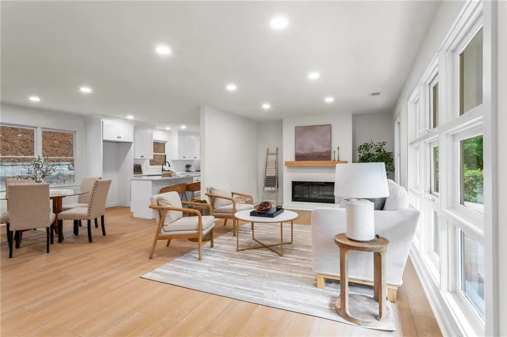 6600 Bridgewood Valley Road, Atlanta, Georgia 30328, 4 Bedrooms Bedrooms, ,2 BathroomsBathrooms,Residential,Sold,6600 Bridgewood Valley Road,7449834