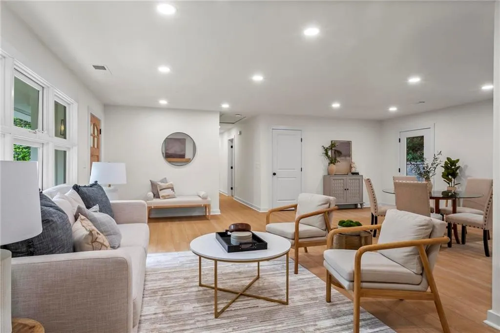 6600 Bridgewood Valley Road, Atlanta, Georgia 30328, 4 Bedrooms Bedrooms, ,2 BathroomsBathrooms,Residential,Sold,6600 Bridgewood Valley Road,7449834