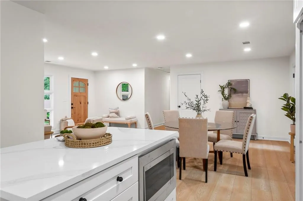 6600 Bridgewood Valley Road, Atlanta, Georgia 30328, 4 Bedrooms Bedrooms, ,2 BathroomsBathrooms,Residential,Sold,6600 Bridgewood Valley Road,7449834