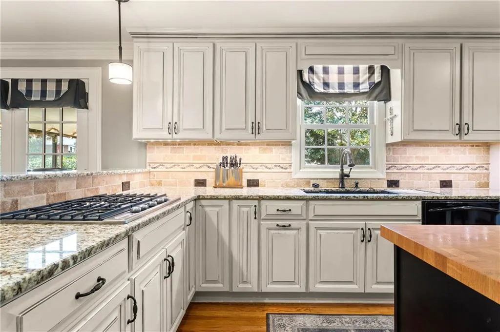 7580 Brigham Drive, Sandy Springs, Georgia 30350, 4 Bedrooms Bedrooms, ,4 BathroomsBathrooms,Residential,Sold,7580 Brigham Drive,7023125