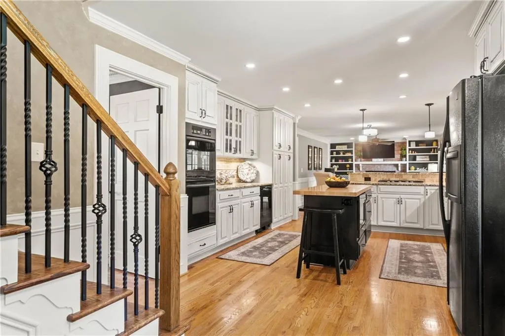 7580 Brigham Drive, Sandy Springs, Georgia 30350, 4 Bedrooms Bedrooms, ,4 BathroomsBathrooms,Residential,Sold,7580 Brigham Drive,7023125