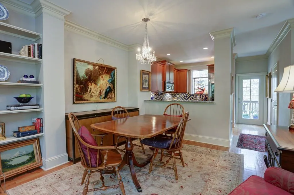 5540 Glenridge Park, Atlanta, Georgia 30342, 3 Bedrooms Bedrooms, ,2 BathroomsBathrooms,Residential,Sold,5540 Glenridge Park,6538057