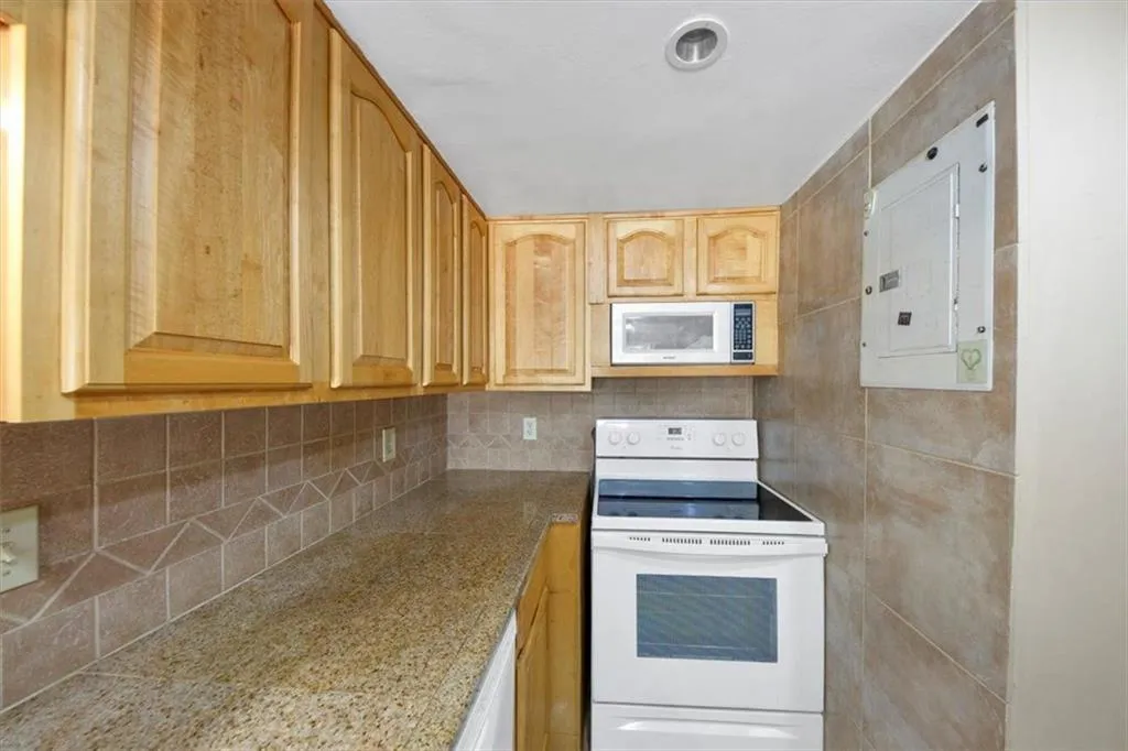 471 Northridge Crossing Drive, Atlanta, Georgia 30350, 2 Bedrooms Bedrooms, ,2 BathroomsBathrooms,Residential,For Sale,471 Northridge Crossing Drive,7619220