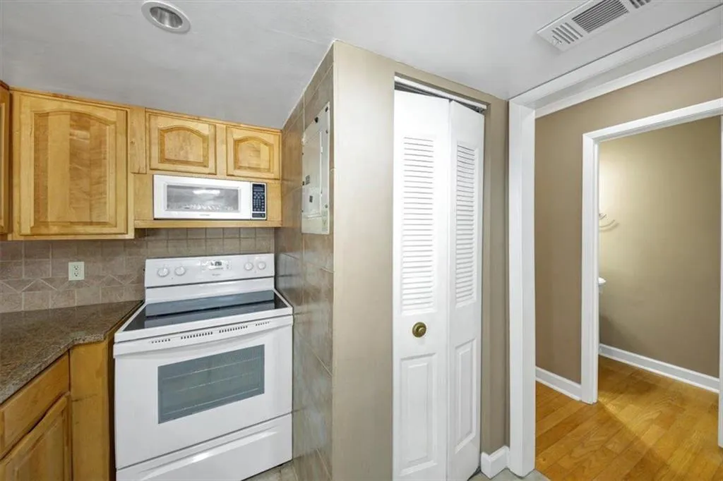 471 Northridge Crossing Drive, Atlanta, Georgia 30350, 2 Bedrooms Bedrooms, ,2 BathroomsBathrooms,Residential,For Sale,471 Northridge Crossing Drive,7619220