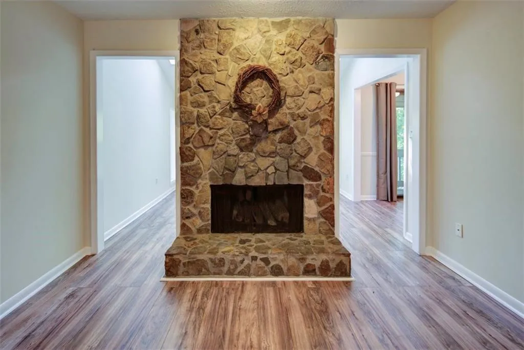 8740 Roswell Road Unit 5g, Sandy Springs, Georgia 30350, 2 Bedrooms Bedrooms, ,2 BathroomsBathrooms,Residential,Sold,8740 Roswell Road Unit 5g,5839248