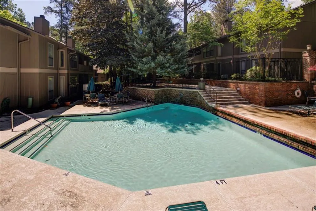 8740 Roswell Road Unit 5g, Sandy Springs, Georgia 30350, 2 Bedrooms Bedrooms, ,2 BathroomsBathrooms,Residential,Sold,8740 Roswell Road Unit 5g,5839248