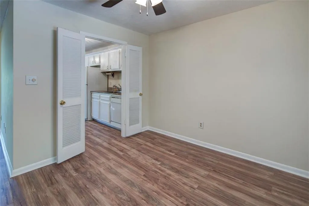 8740 Roswell Road Unit 5g, Sandy Springs, Georgia 30350, 2 Bedrooms Bedrooms, ,2 BathroomsBathrooms,Residential,Sold,8740 Roswell Road Unit 5g,5839248