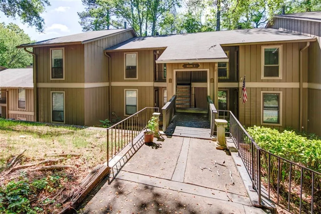 8740 Roswell Road Unit 5g, Sandy Springs, Georgia 30350, 2 Bedrooms Bedrooms, ,2 BathroomsBathrooms,Residential,Sold,8740 Roswell Road Unit 5g,5839248