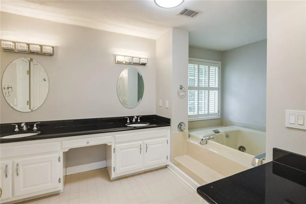 445 Hunters Crossing Drive, Atlanta, Georgia 30328, 5 Bedrooms Bedrooms, ,3 BathroomsBathrooms,Residential,Sold,445 Hunters Crossing Drive,7232031