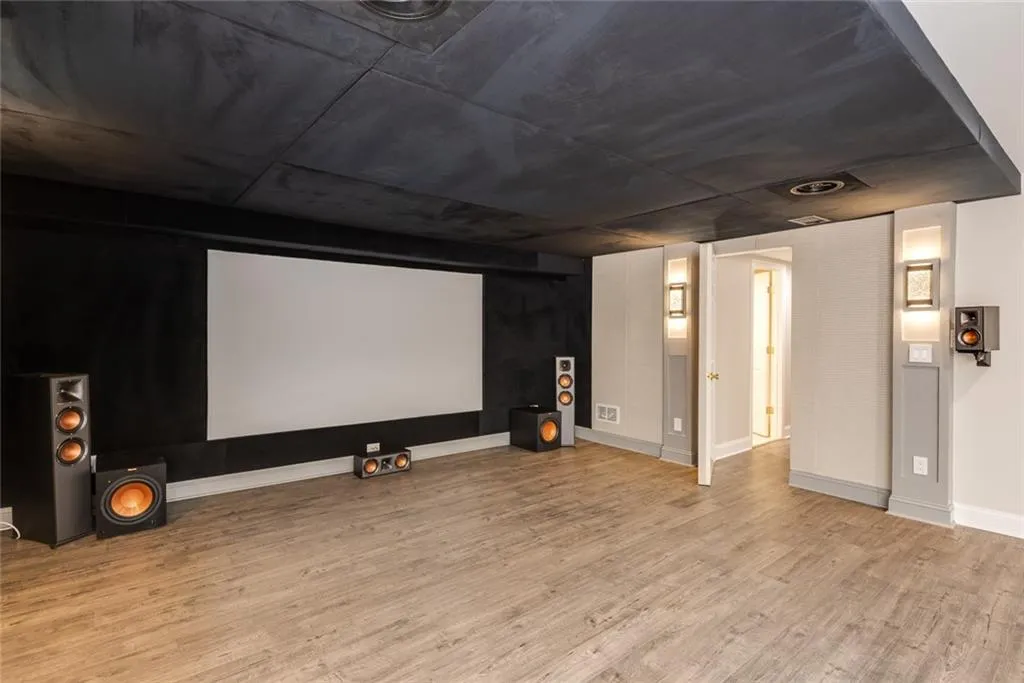 445 Hunters Crossing Drive, Atlanta, Georgia 30328, 5 Bedrooms Bedrooms, ,3 BathroomsBathrooms,Residential,Sold,445 Hunters Crossing Drive,7232031