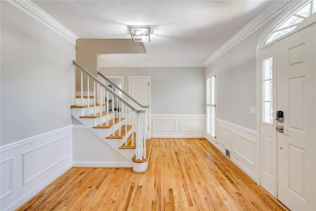 445 Hunters Crossing Drive, Atlanta, Georgia 30328, 5 Bedrooms Bedrooms, ,3 BathroomsBathrooms,Residential,Sold,445 Hunters Crossing Drive,7232031
