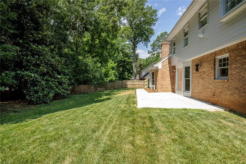 445 Hunters Crossing Drive, Atlanta, Georgia 30328, 5 Bedrooms Bedrooms, ,3 BathroomsBathrooms,Residential,Sold,445 Hunters Crossing Drive,7232031