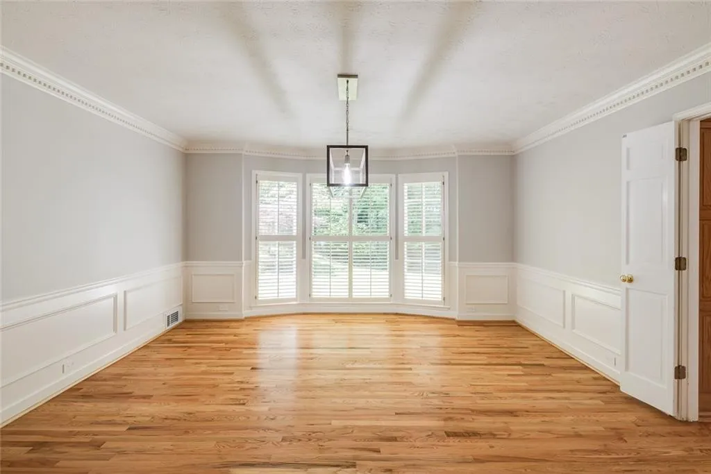 445 Hunters Crossing Drive, Atlanta, Georgia 30328, 5 Bedrooms Bedrooms, ,3 BathroomsBathrooms,Residential,Sold,445 Hunters Crossing Drive,7232031