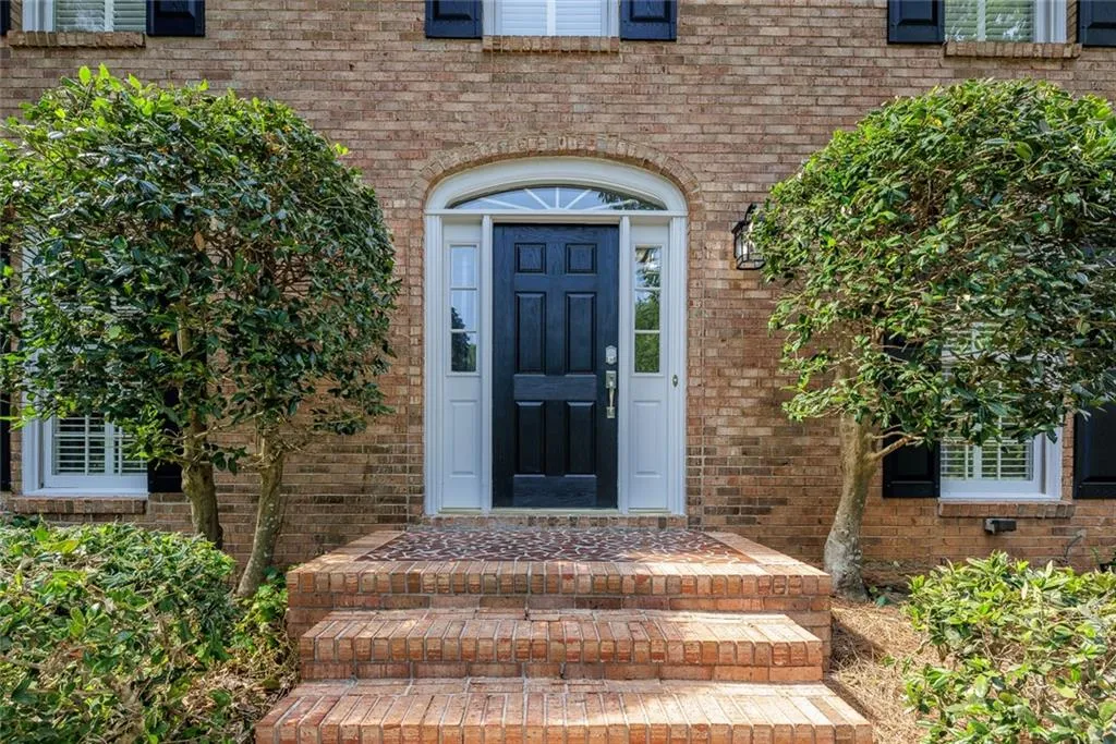 445 Hunters Crossing Drive, Atlanta, Georgia 30328, 5 Bedrooms Bedrooms, ,3 BathroomsBathrooms,Residential,Sold,445 Hunters Crossing Drive,7232031