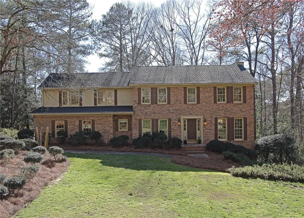 1640 Chevron Way, Sandy Springs, Georgia 30350, 4 Bedrooms Bedrooms, ,2 BathroomsBathrooms,Residential,Sold,1640 Chevron Way,5811459