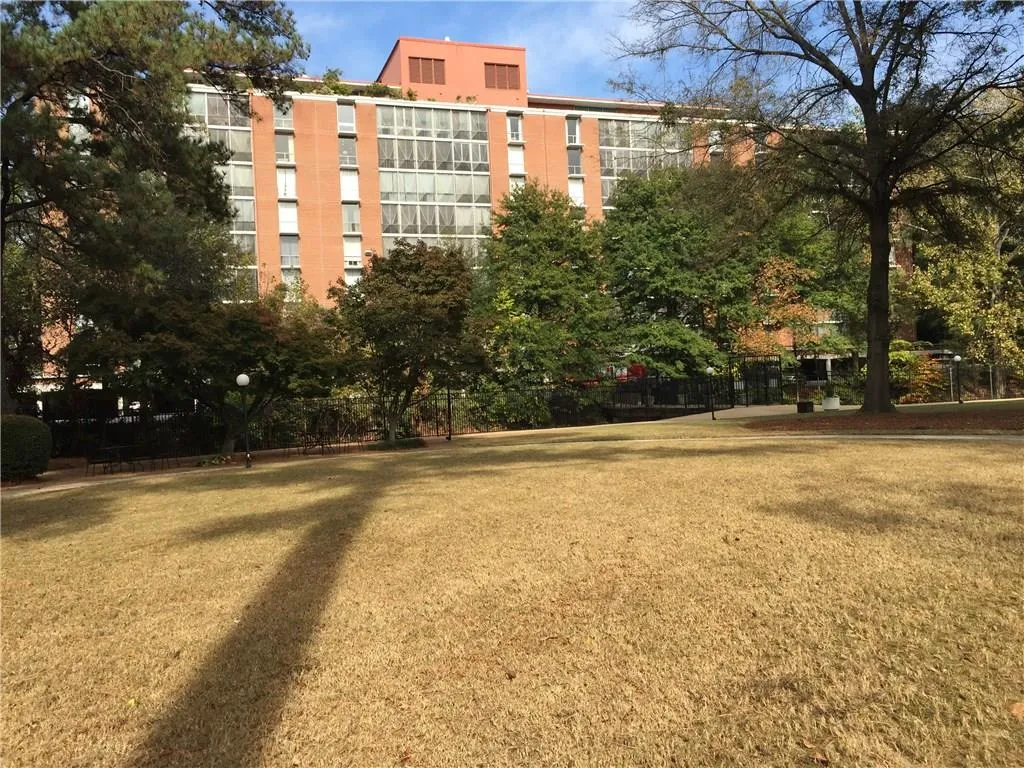 130 26th Street Nw Unit 210, Atlanta, Georgia 30309, 2 Bedrooms Bedrooms, ,1 BathroomBathrooms,Residential,Sold,130 26th Street Nw Unit 210,5773482