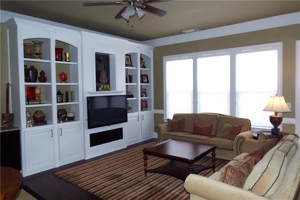 209 Alderwood Point, Sandy Springs, Georgia 30328, 3 Bedrooms Bedrooms, ,3 BathroomsBathrooms,Residential,Sold,209 Alderwood Point,5734657