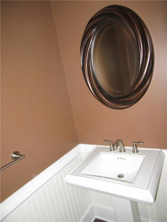 209 Alderwood Point, Sandy Springs, Georgia 30328, 3 Bedrooms Bedrooms, ,3 BathroomsBathrooms,Residential,Sold,209 Alderwood Point,5734657