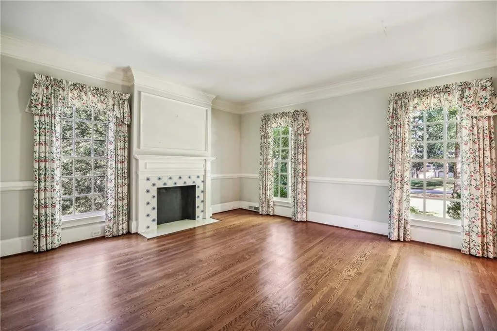 10 Old Maryland Chase, Sandy Springs, Georgia 30327, 5 Bedrooms Bedrooms, ,3 BathroomsBathrooms,Residential,Sold,10 Old Maryland Chase,7485765