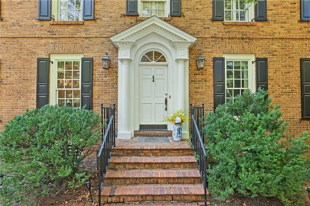 10 Old Maryland Chase, Sandy Springs, Georgia 30327, 5 Bedrooms Bedrooms, ,3 BathroomsBathrooms,Residential,Sold,10 Old Maryland Chase,7485765