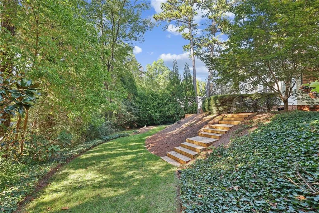 10 Old Maryland Chase, Sandy Springs, Georgia 30327, 5 Bedrooms Bedrooms, ,3 BathroomsBathrooms,Residential,Sold,10 Old Maryland Chase,7485765