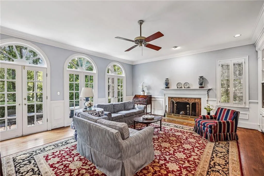 10 Old Maryland Chase, Sandy Springs, Georgia 30327, 5 Bedrooms Bedrooms, ,3 BathroomsBathrooms,Residential,Sold,10 Old Maryland Chase,7485765