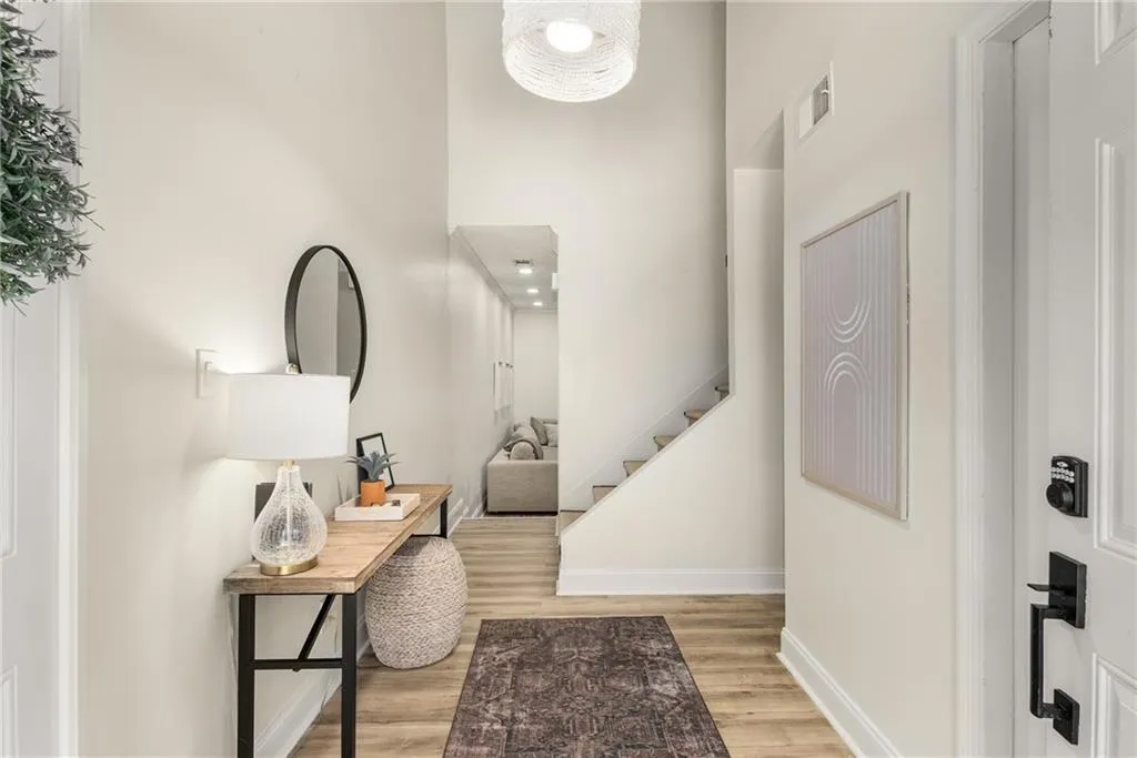 5250 Chemin De Vie, Atlanta, Georgia 30342, 3 Bedrooms Bedrooms, ,2 BathroomsBathrooms,Residential,Sold,5250 Chemin De Vie,7565010