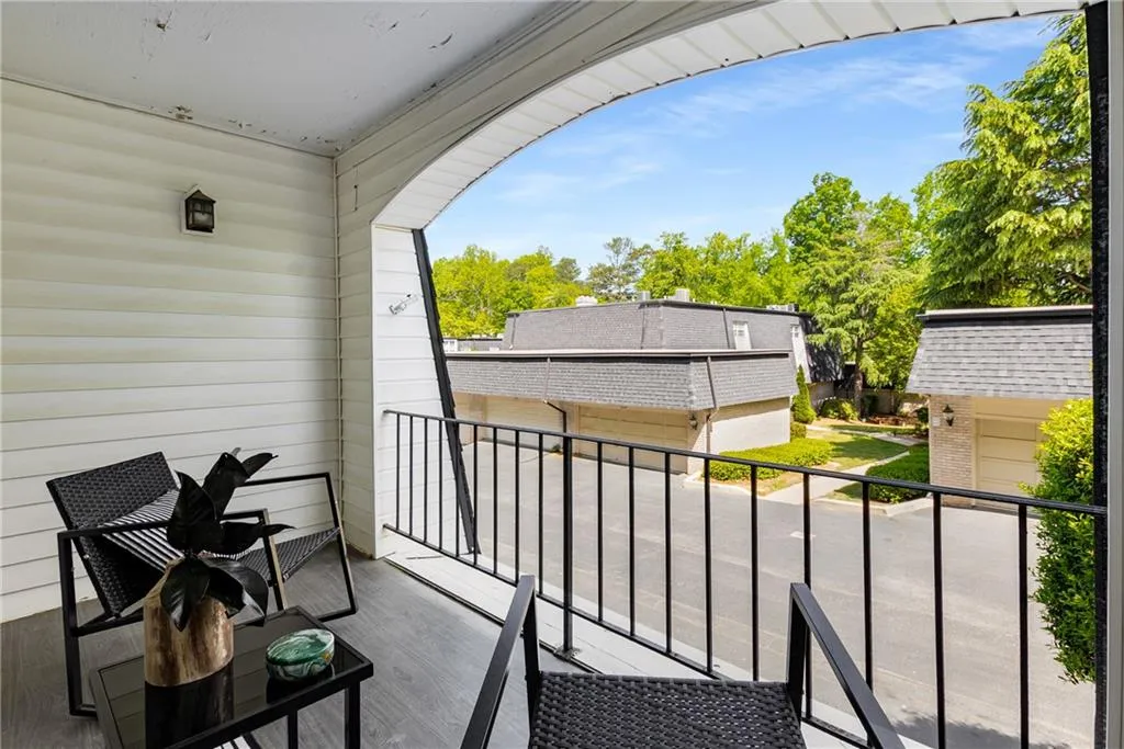 5250 Chemin De Vie, Atlanta, Georgia 30342, 3 Bedrooms Bedrooms, ,2 BathroomsBathrooms,Residential,Sold,5250 Chemin De Vie,7565010
