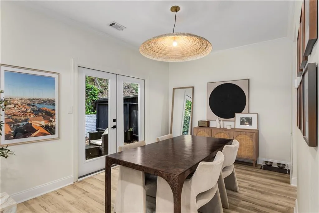 5250 Chemin De Vie, Atlanta, Georgia 30342, 3 Bedrooms Bedrooms, ,2 BathroomsBathrooms,Residential,Sold,5250 Chemin De Vie,7565010