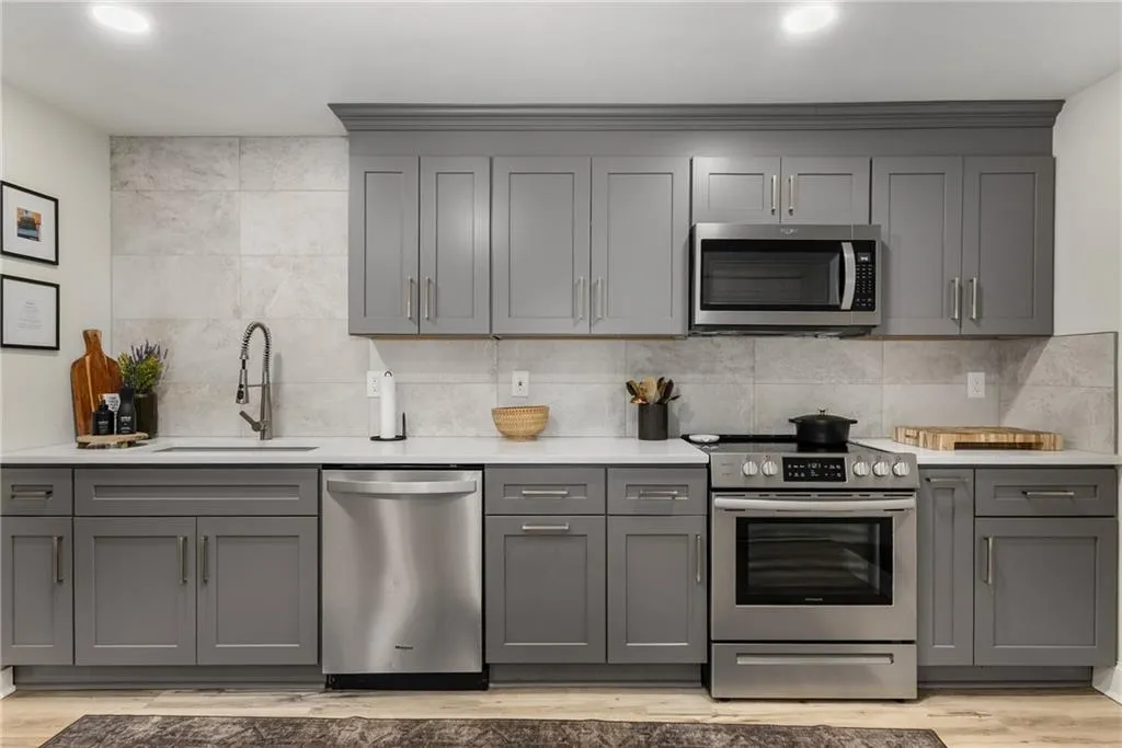 5250 Chemin De Vie, Atlanta, Georgia 30342, 3 Bedrooms Bedrooms, ,2 BathroomsBathrooms,Residential,Sold,5250 Chemin De Vie,7565010
