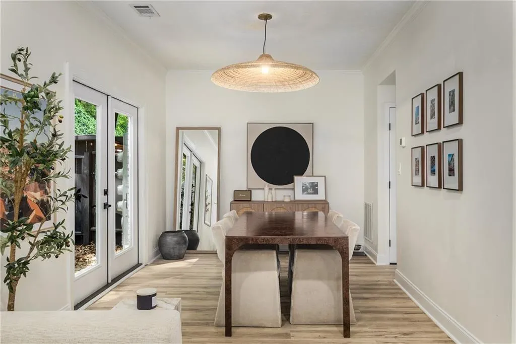 5250 Chemin De Vie, Atlanta, Georgia 30342, 3 Bedrooms Bedrooms, ,2 BathroomsBathrooms,Residential,Sold,5250 Chemin De Vie,7565010