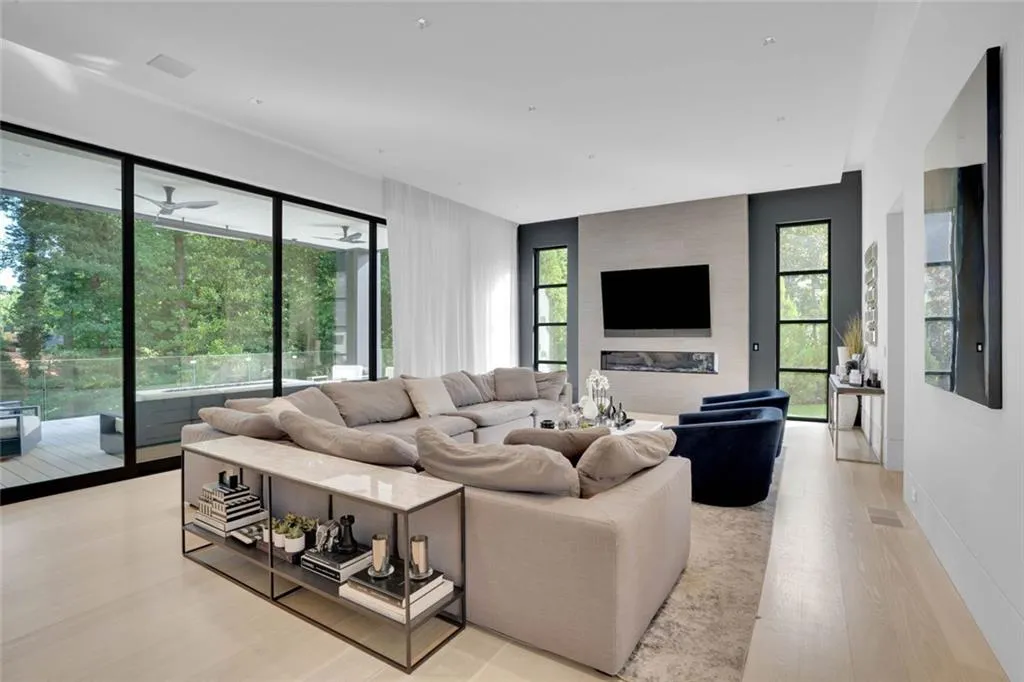415 River Valley Rd Road, Atlanta, Georgia 30328, 4 Bedrooms Bedrooms, ,4 BathroomsBathrooms,Residential,For Sale,415 River Valley Rd Road,7618359