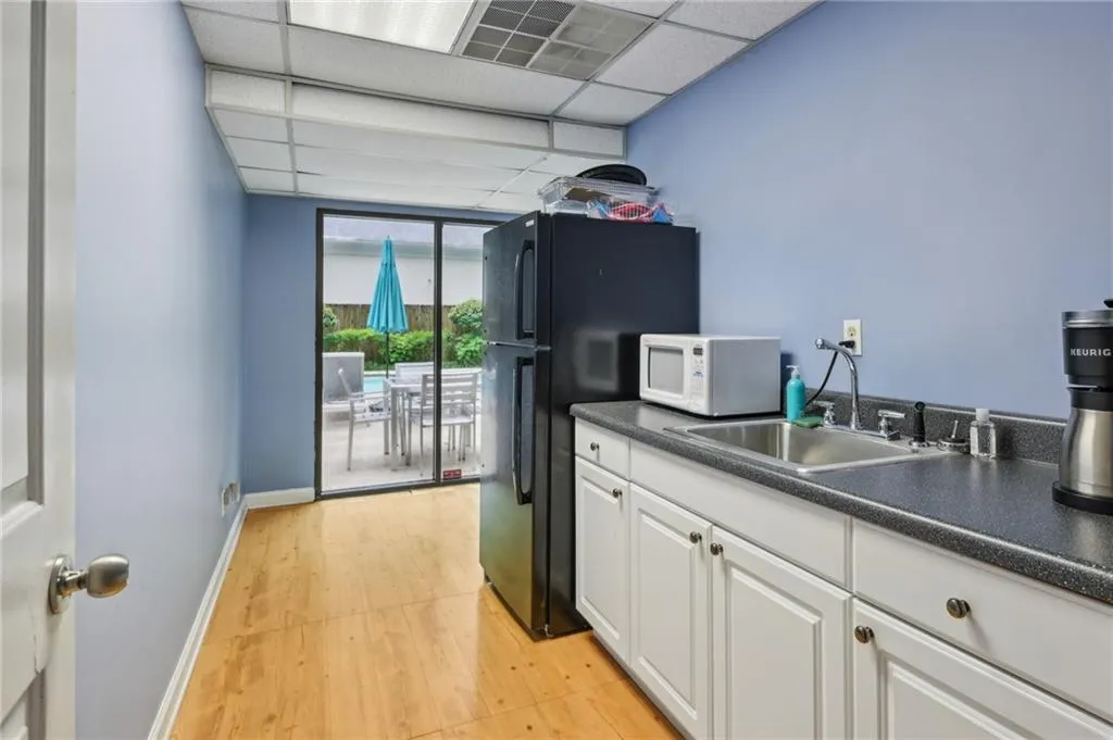 209 14th Street Ne Unit 109, Atlanta, Georgia 30309, 1 Bedroom Bedrooms, ,1 BathroomBathrooms,Residential,For Sale,209 14th Street Ne Unit 109,7586248