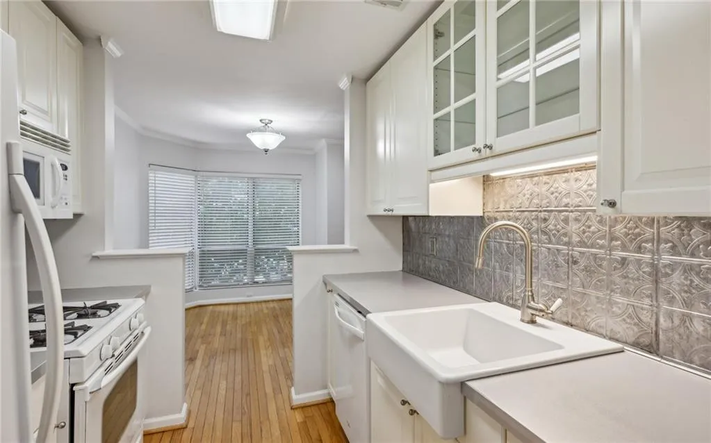 209 14th Street Ne Unit 109, Atlanta, Georgia 30309, 1 Bedroom Bedrooms, ,1 BathroomBathrooms,Residential,For Sale,209 14th Street Ne Unit 109,7586248