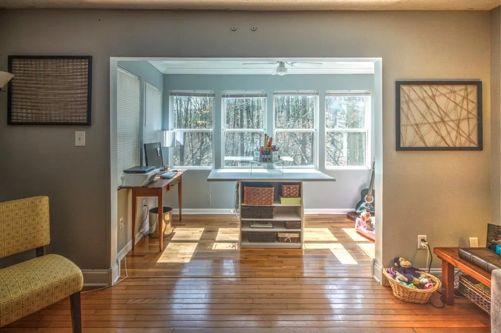 5151 Roswell Road Unit 2, Atlanta, Georgia 30342, 2 Bedrooms Bedrooms, ,1 BathroomBathrooms,Residential,Sold,5151 Roswell Road Unit 2,5663125