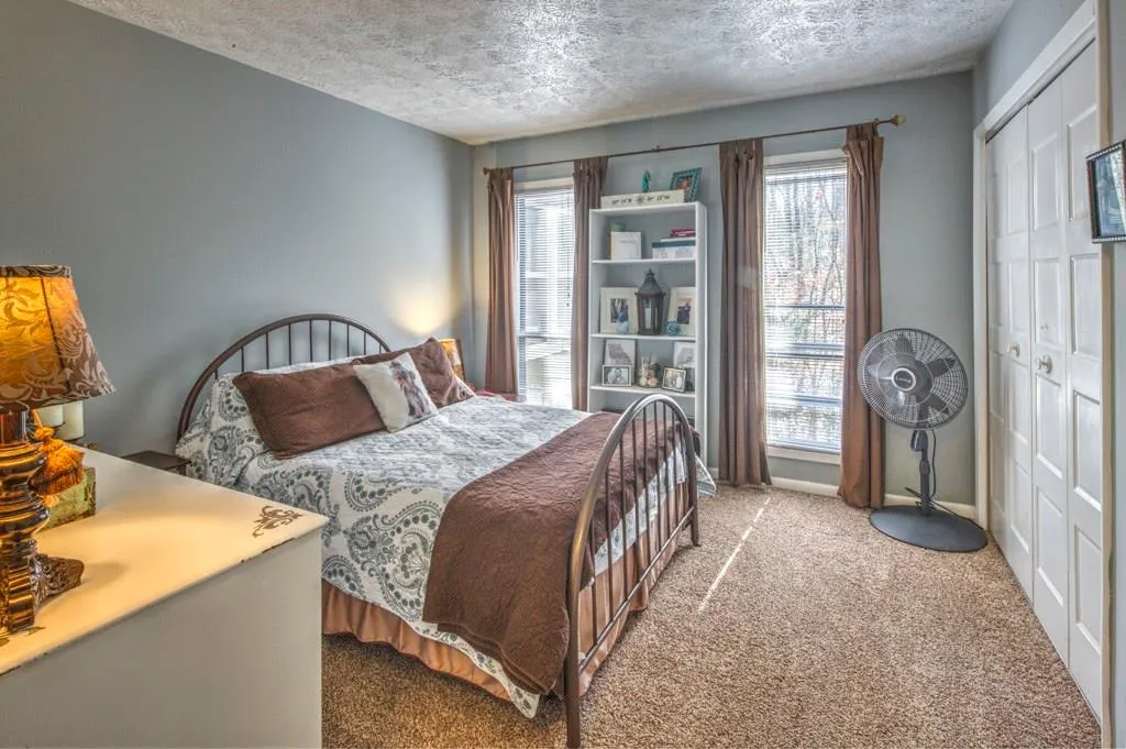 5151 Roswell Road Unit 2, Atlanta, Georgia 30342, 2 Bedrooms Bedrooms, ,1 BathroomBathrooms,Residential,Sold,5151 Roswell Road Unit 2,5663125