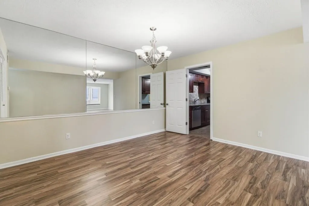 6851 Roswell Road Unit B15, Sandy Springs, Georgia 30328, 3 Bedrooms Bedrooms, ,2 BathroomsBathrooms,Residential,For Sale,6851 Roswell Road Unit B15,7672780