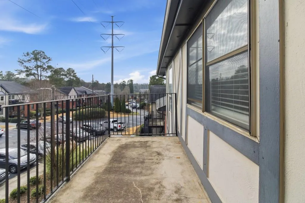 6851 Roswell Road Unit B15, Sandy Springs, Georgia 30328, 3 Bedrooms Bedrooms, ,2 BathroomsBathrooms,Residential,For Sale,6851 Roswell Road Unit B15,7672780