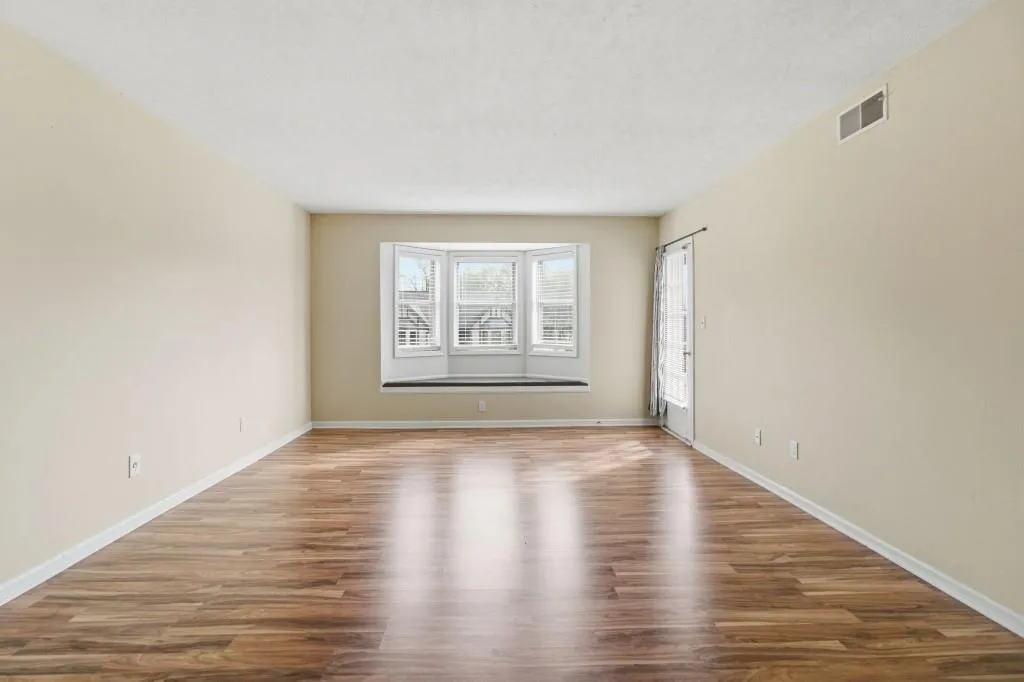 6851 Roswell Road Unit B15, Sandy Springs, Georgia 30328, 3 Bedrooms Bedrooms, ,2 BathroomsBathrooms,Residential,For Sale,6851 Roswell Road Unit B15,7672780