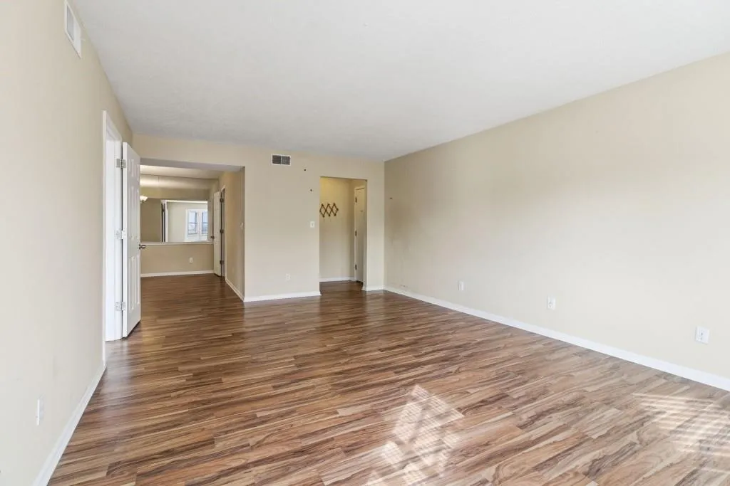 6851 Roswell Road Unit B15, Sandy Springs, Georgia 30328, 3 Bedrooms Bedrooms, ,2 BathroomsBathrooms,Residential,For Sale,6851 Roswell Road Unit B15,7672780