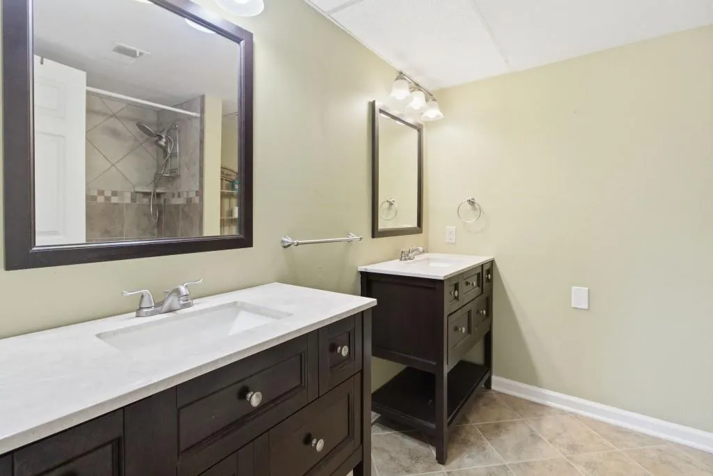 6851 Roswell Road Unit B15, Sandy Springs, Georgia 30328, 3 Bedrooms Bedrooms, ,2 BathroomsBathrooms,Residential,For Sale,6851 Roswell Road Unit B15,7672780